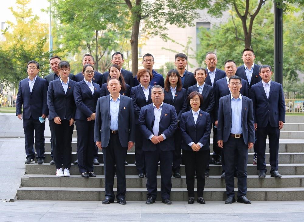 多元團隊凝合力，同舟共濟揚帆起