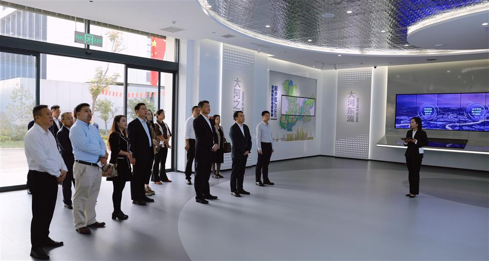 濟南市駐京辦起步區項目路演暨京濟政企園簽約儀式在山東黃河數字經(jīng)濟產(chǎn)業(yè)園舉辦